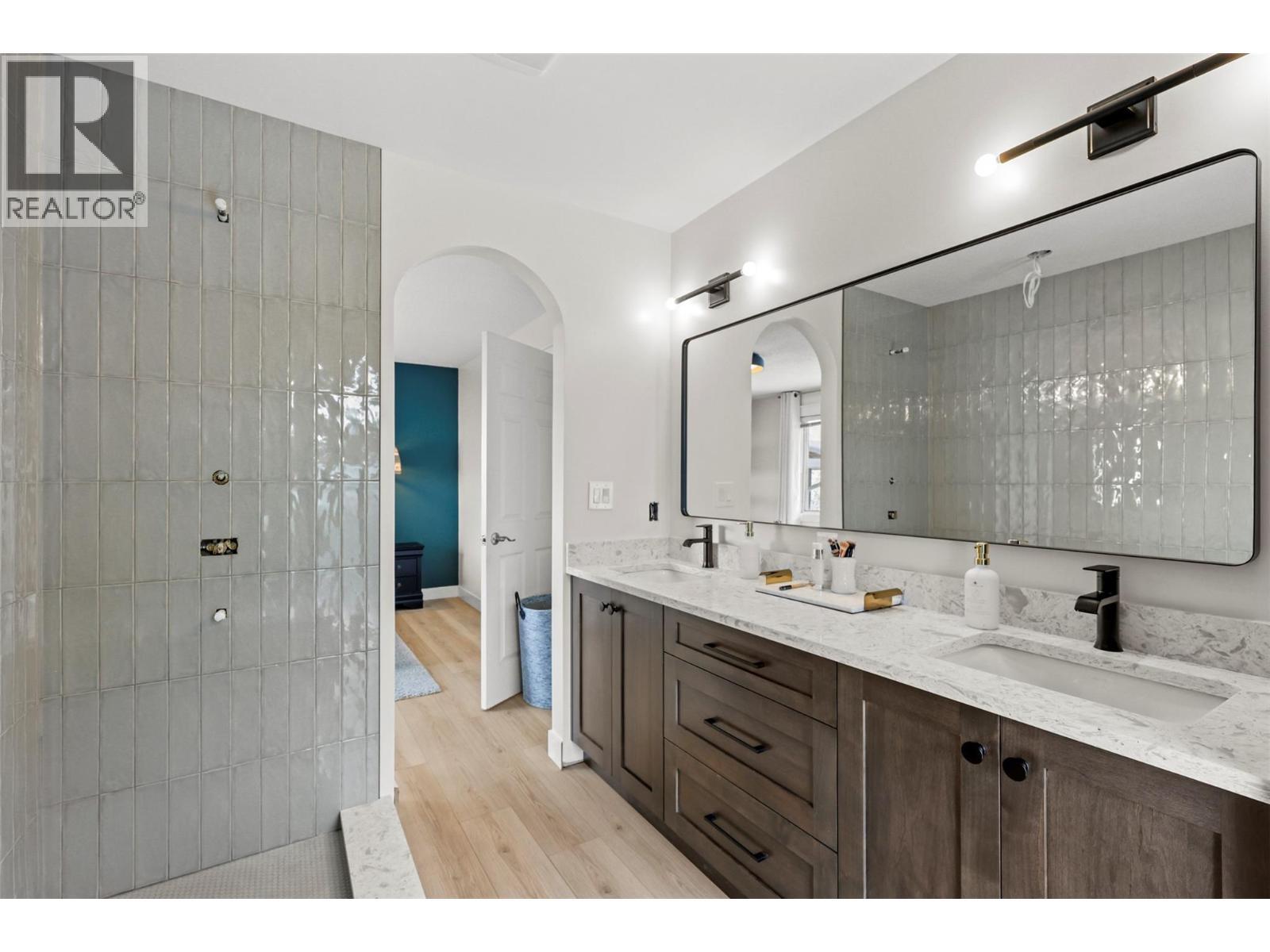 2010 High Country Boulevard, Kamloops, BC - Indoor Photo Showing Bathroom
