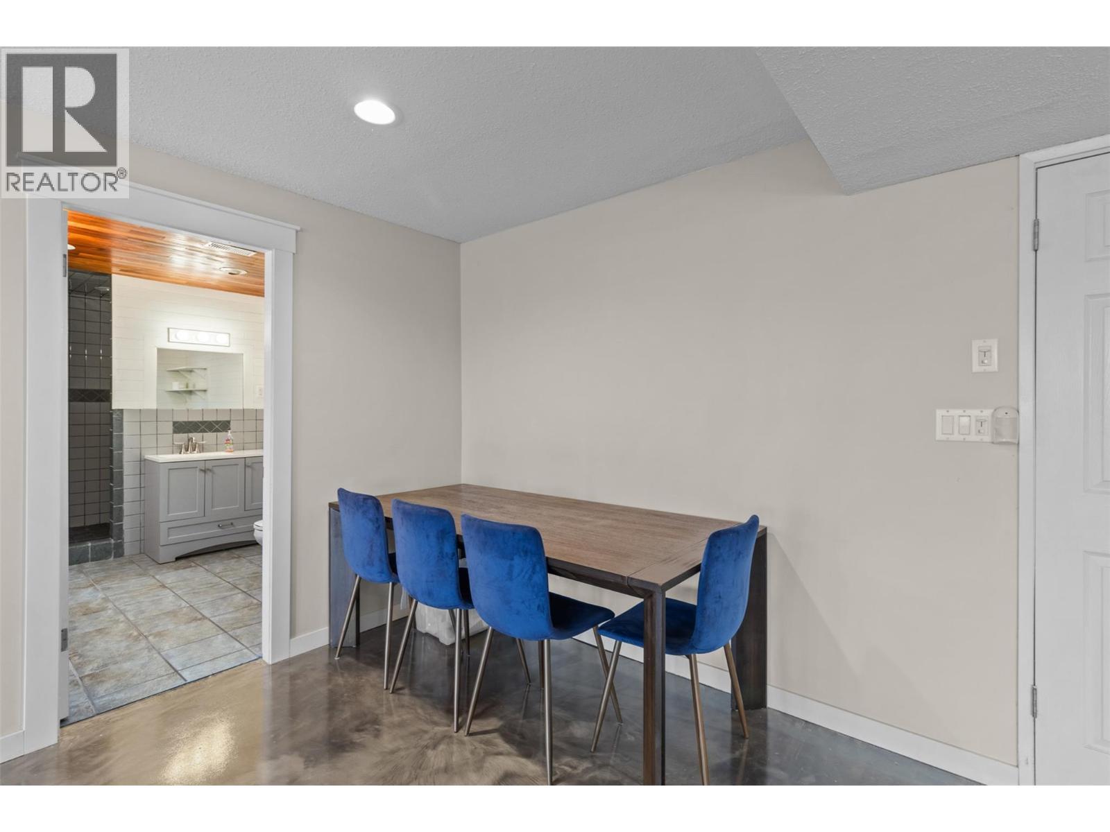 2010 High Country Boulevard, Kamloops, BC - Indoor Photo Showing Dining Room