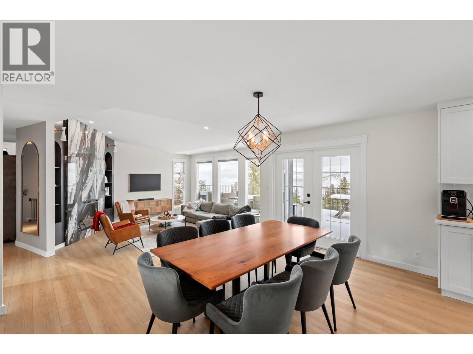 2010 High Country Boulevard, Kamloops, BC - Indoor Photo Showing Dining Room