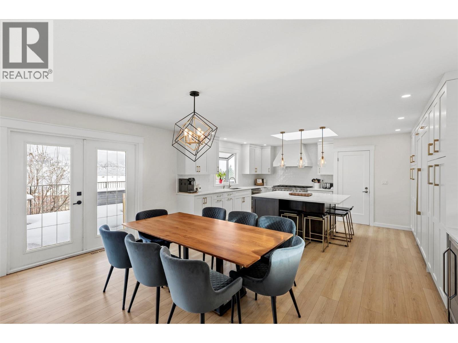2010 High Country Boulevard, Kamloops, BC - Indoor Photo Showing Dining Room