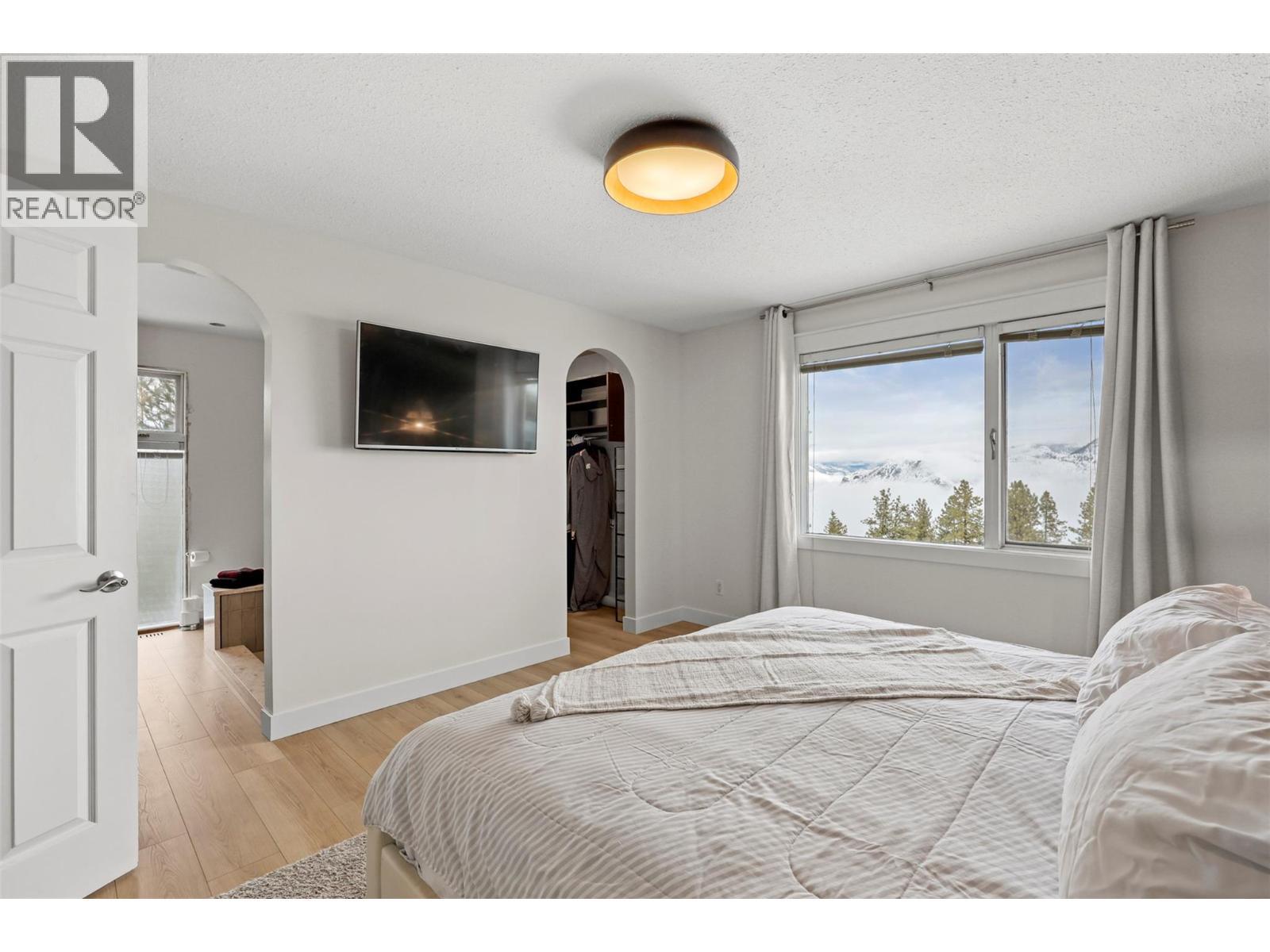 2010 High Country Boulevard, Kamloops, BC - Indoor Photo Showing Bedroom