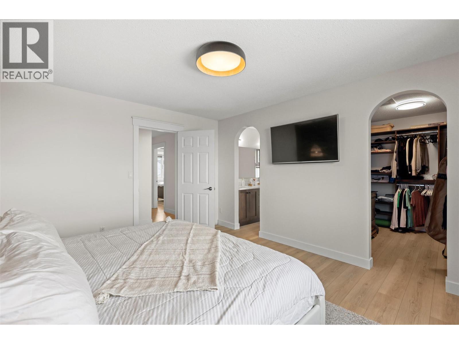 2010 High Country Boulevard, Kamloops, BC - Indoor Photo Showing Bedroom