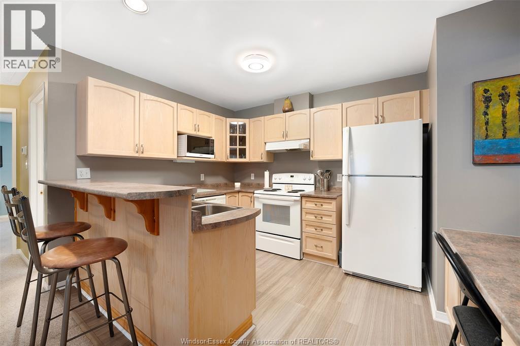 1233 St. Paul Avenue, Windsor, ON - Indoor Photo Showing Kitchen