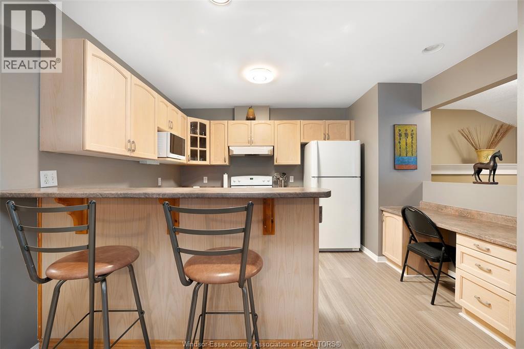 1233 St. Paul Avenue, Windsor, ON - Indoor Photo Showing Kitchen