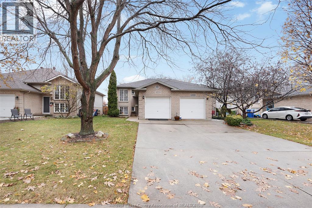 1233 St. Paul Avenue, Windsor, ON - Outdoor With Facade