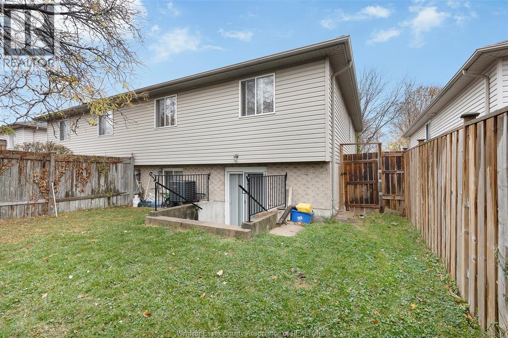 1233 St. Paul Avenue, Windsor, ON - Outdoor With Exterior