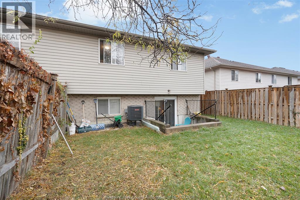 1233 St. Paul Avenue, Windsor, ON - Outdoor With Exterior