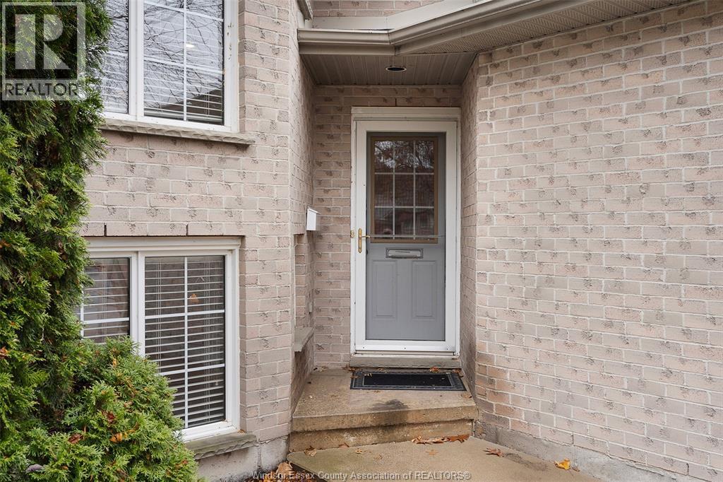 1233 St. Paul Avenue, Windsor, ON - Outdoor With Exterior