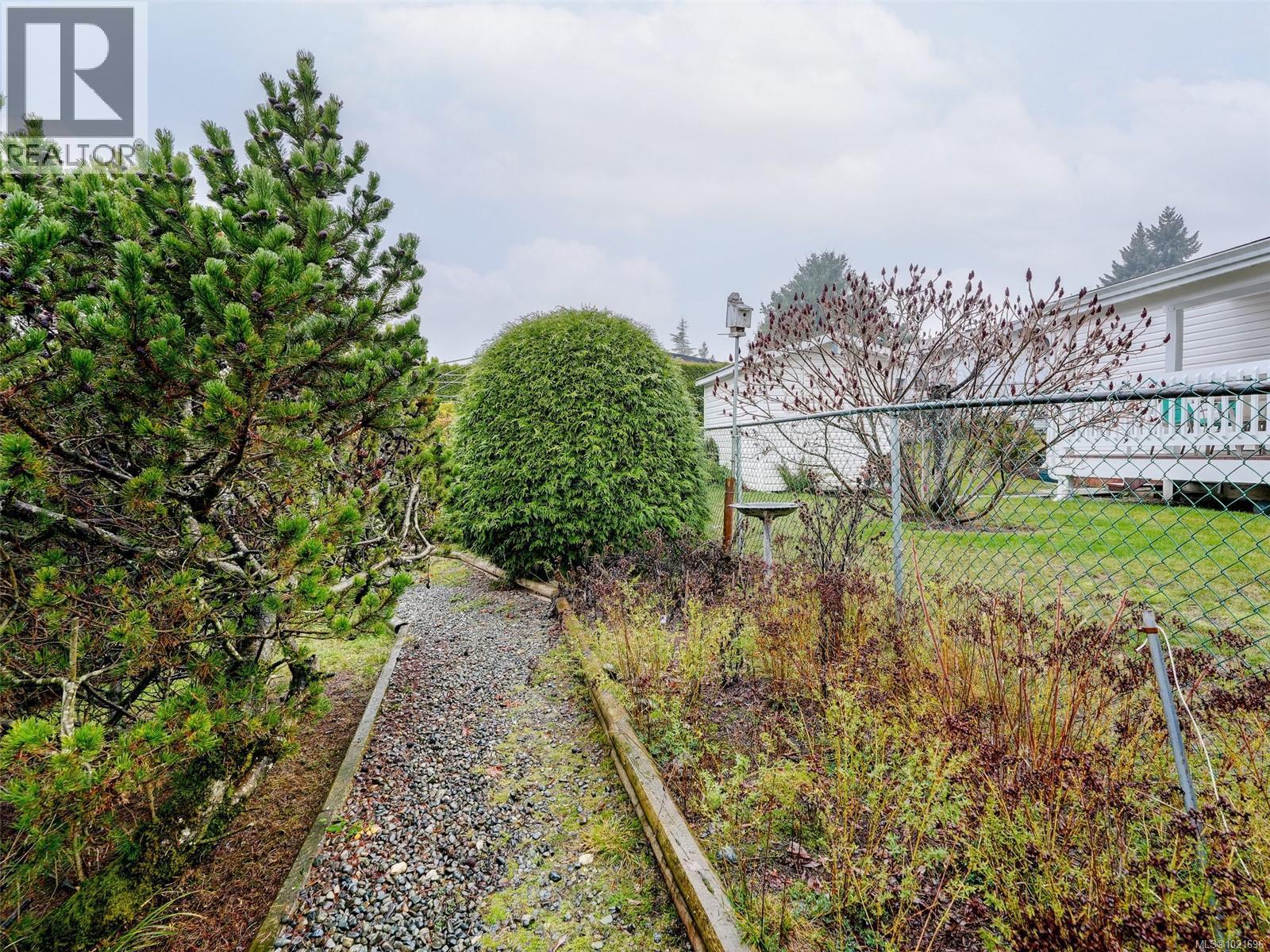 PRIVATE BACKARD - 2694 Mathew Pl, Malahat, BC