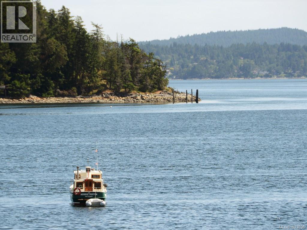 THE OCEAN IS 5 MINS AWAY FROM YOUR DOOR - 2694 Mathew Pl, Malahat, BC