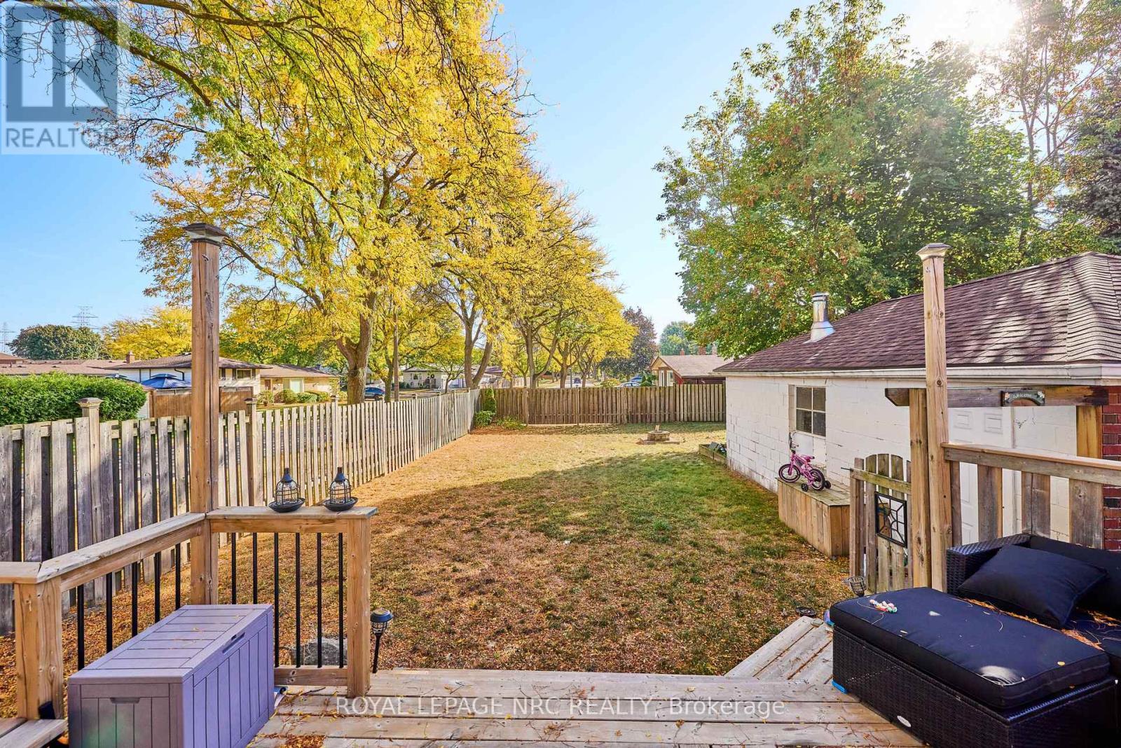 2862 Dorchester Road, Niagara Falls (Stamford), ON - Outdoor With Deck Patio Veranda