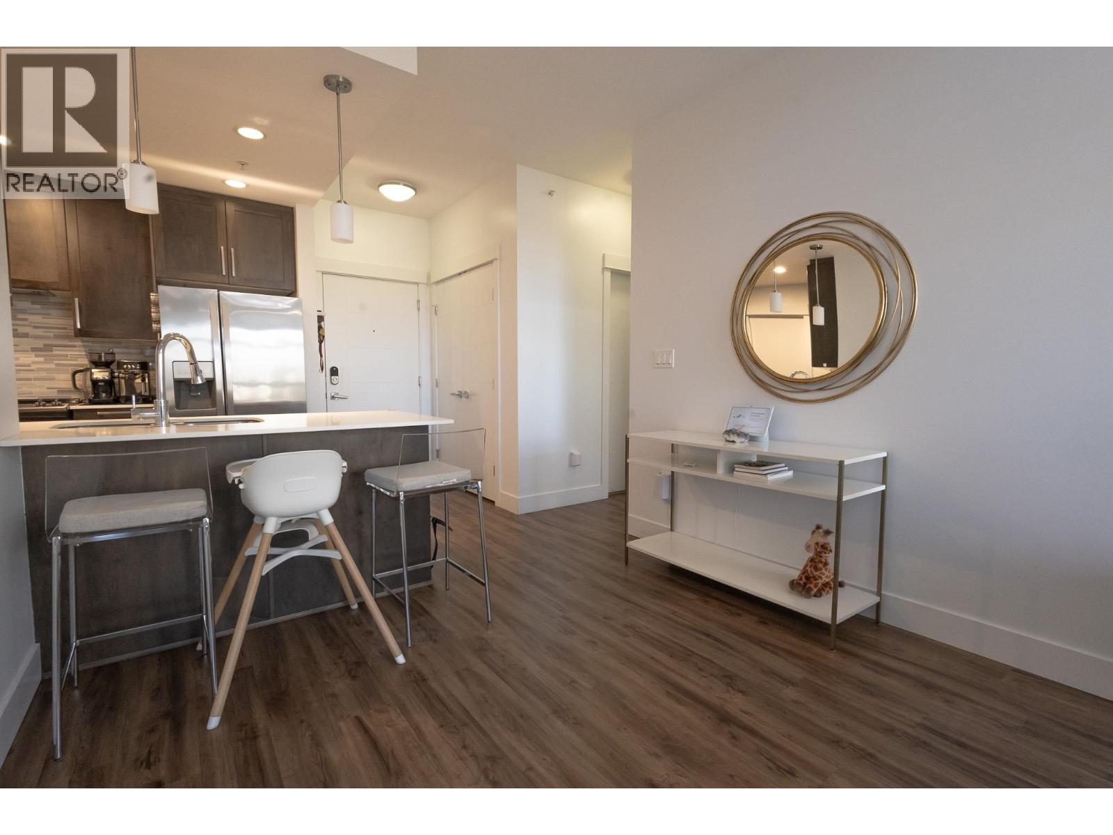 611 2465 Wilson Avenue, Port Coquitlam, BC - Indoor Photo Showing Kitchen With Upgraded Kitchen