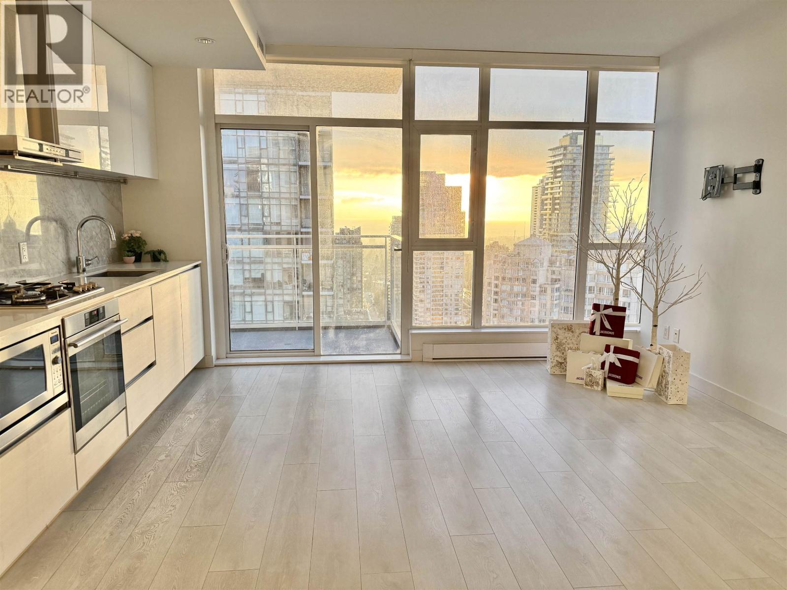 3603 4670 Assembly Way, Burnaby, BC - Indoor