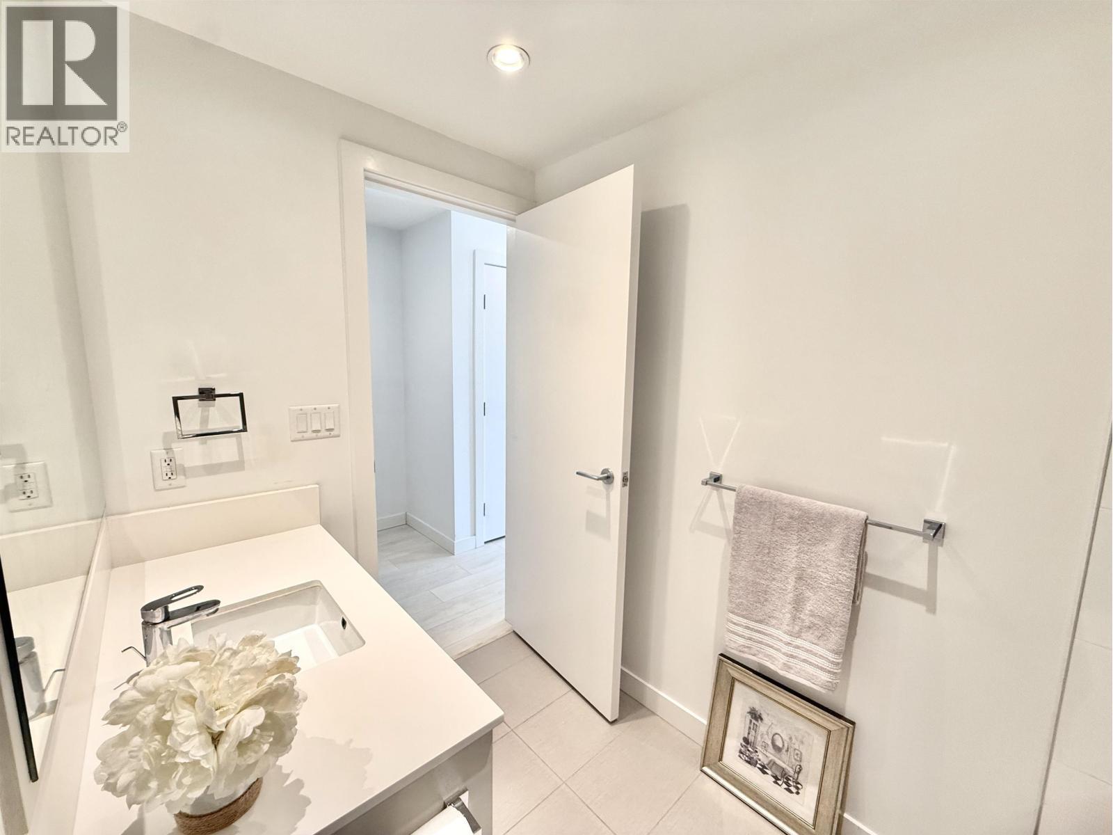 3603 4670 Assembly Way, Burnaby, BC - Indoor Photo Showing Bathroom
