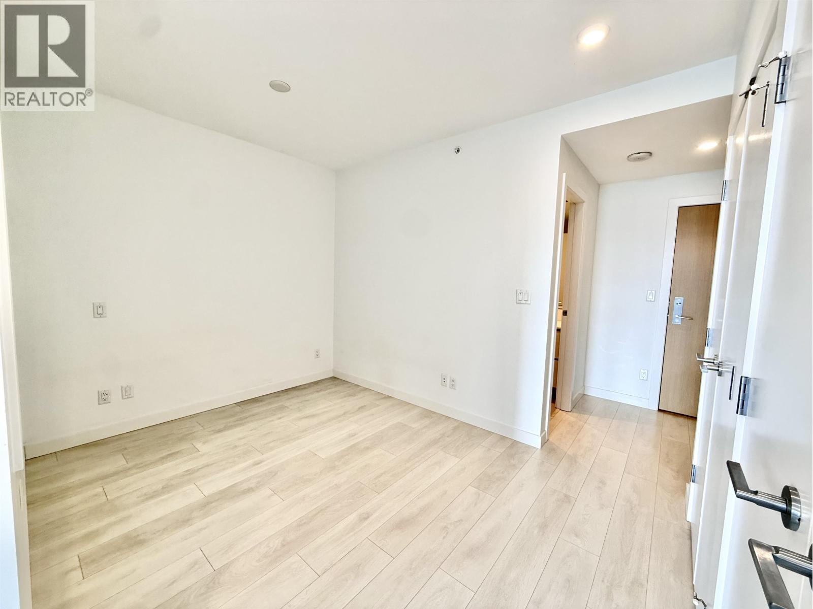 3603 4670 Assembly Way, Burnaby, BC - Indoor Photo Showing Other Room