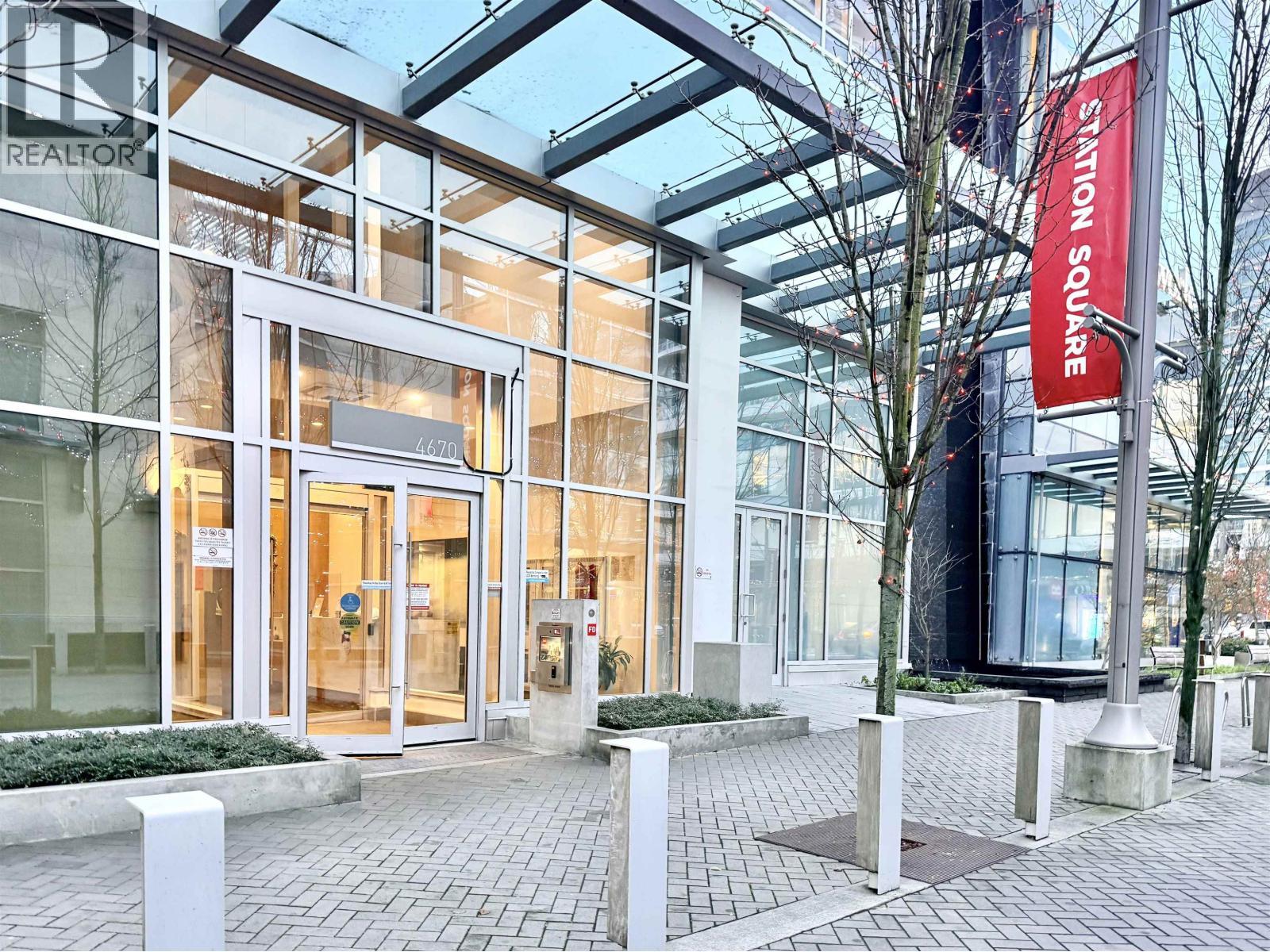 3603 4670 Assembly Way, Burnaby, BC - Outdoor With Facade