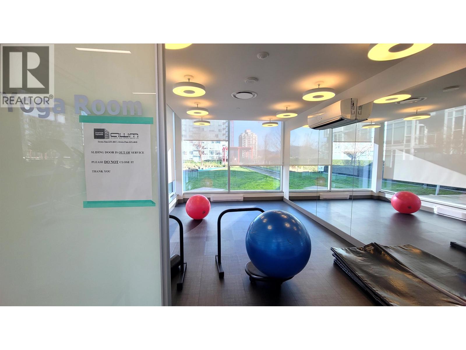 3603 4670 Assembly Way, Burnaby, BC - Indoor Photo Showing Other Room