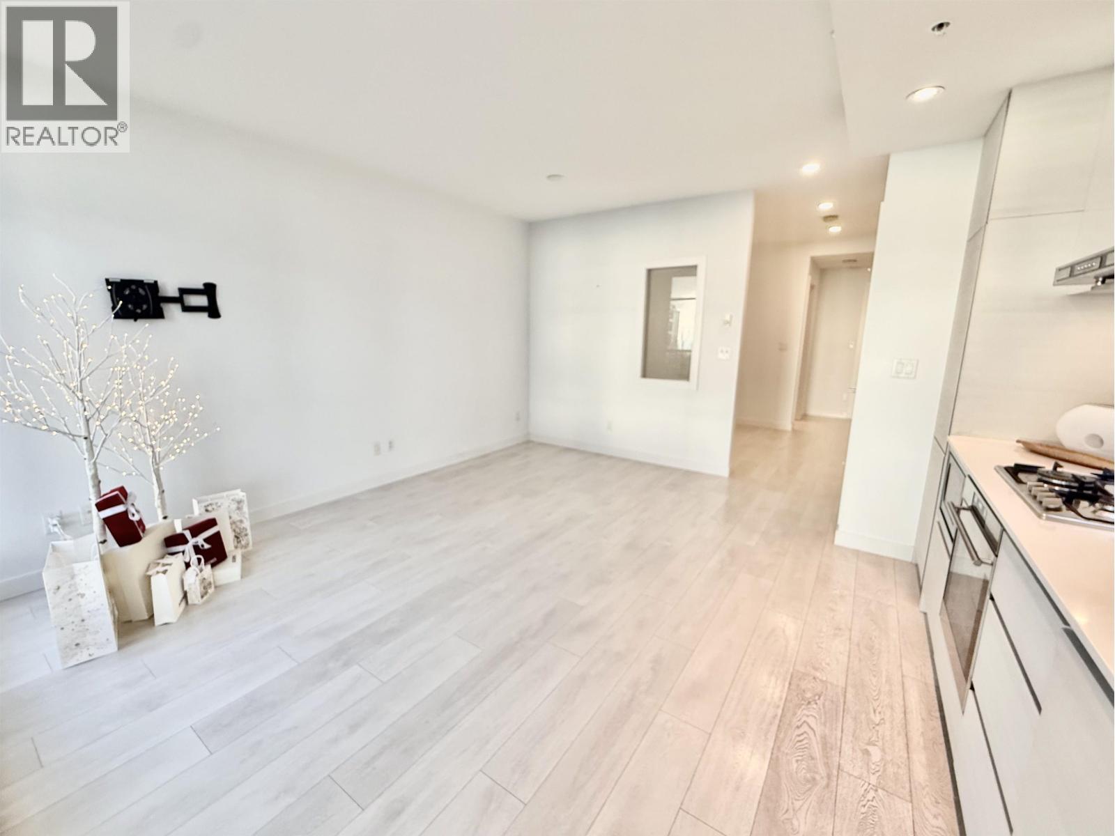 3603 4670 Assembly Way, Burnaby, BC - Indoor