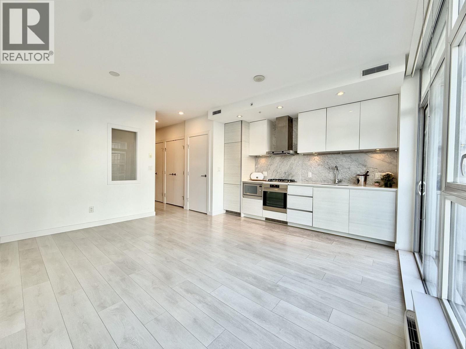 3603 4670 Assembly Way, Burnaby, BC - Indoor Photo Showing Kitchen