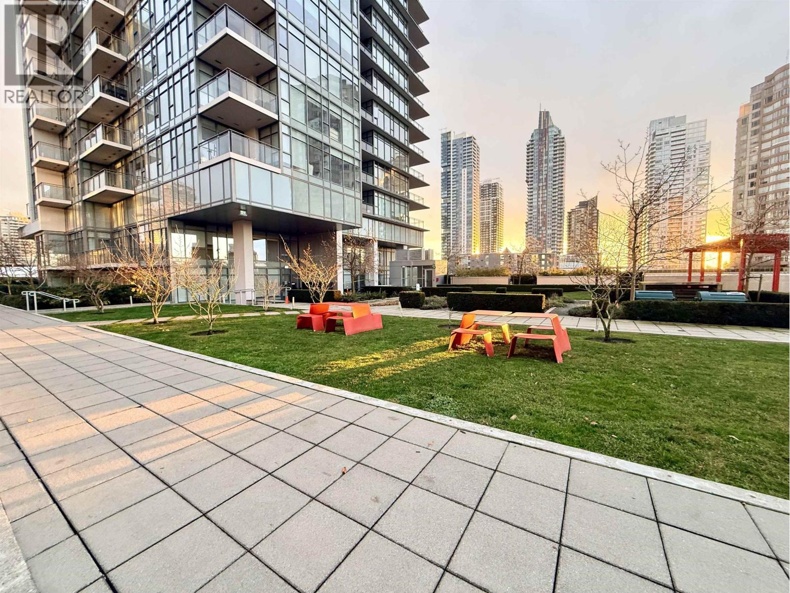 3603 4670 Assembly Way, Burnaby, BC - Outdoor