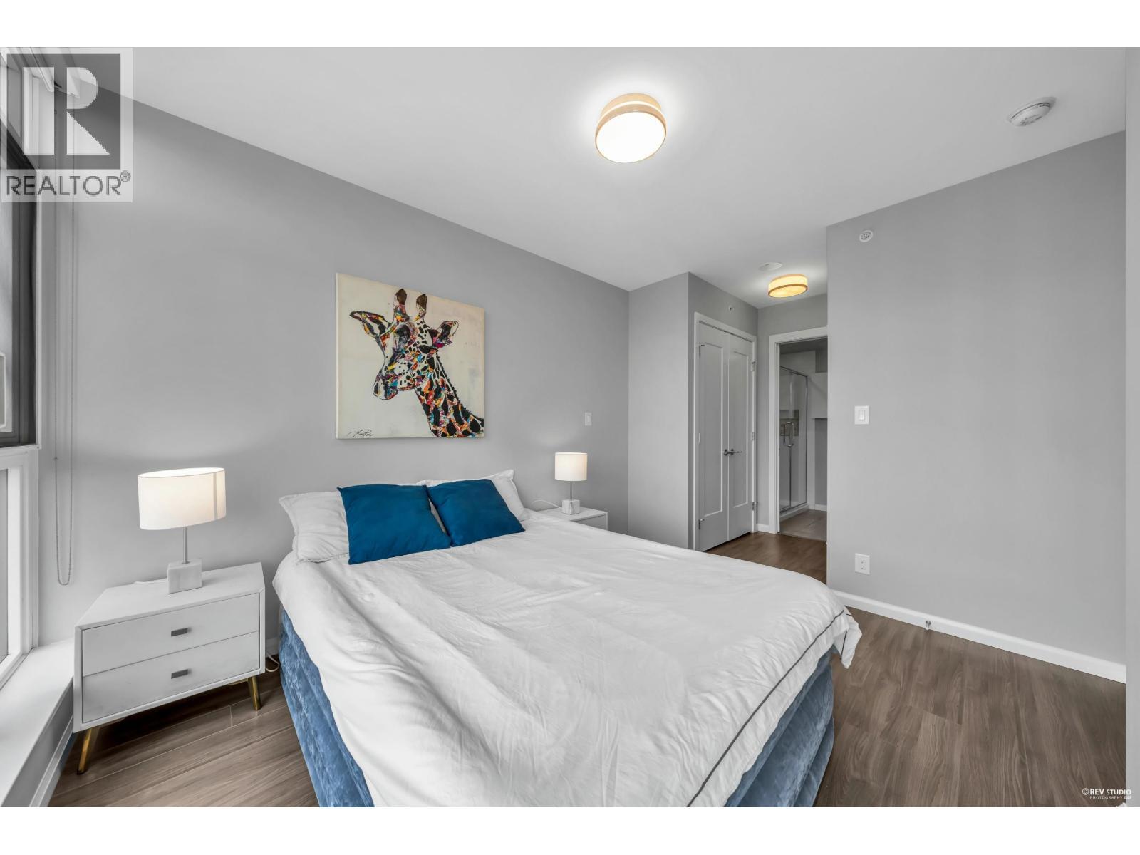 1102 520 Como Lake Avenue, Coquitlam, BC - Indoor Photo Showing Bedroom