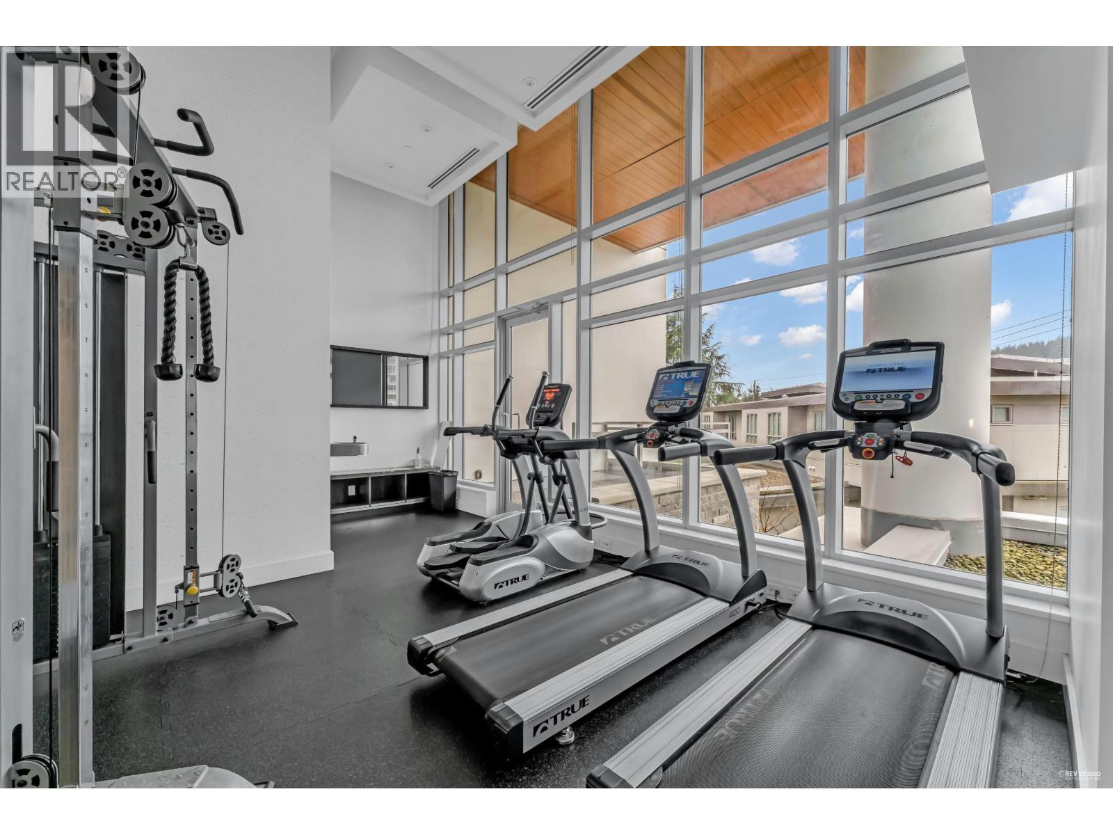 1102 520 Como Lake Avenue, Coquitlam, BC - Indoor Photo Showing Gym Room