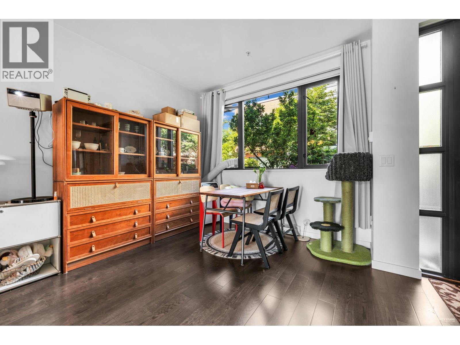 6426 Ash Street, Vancouver, BC - Indoor