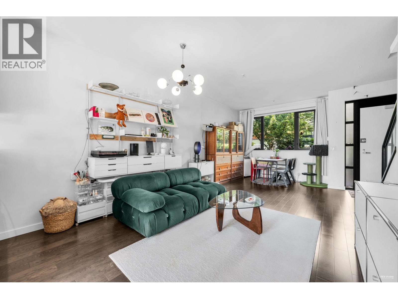 6426 Ash Street, Vancouver, BC - Indoor Photo Showing Living Room