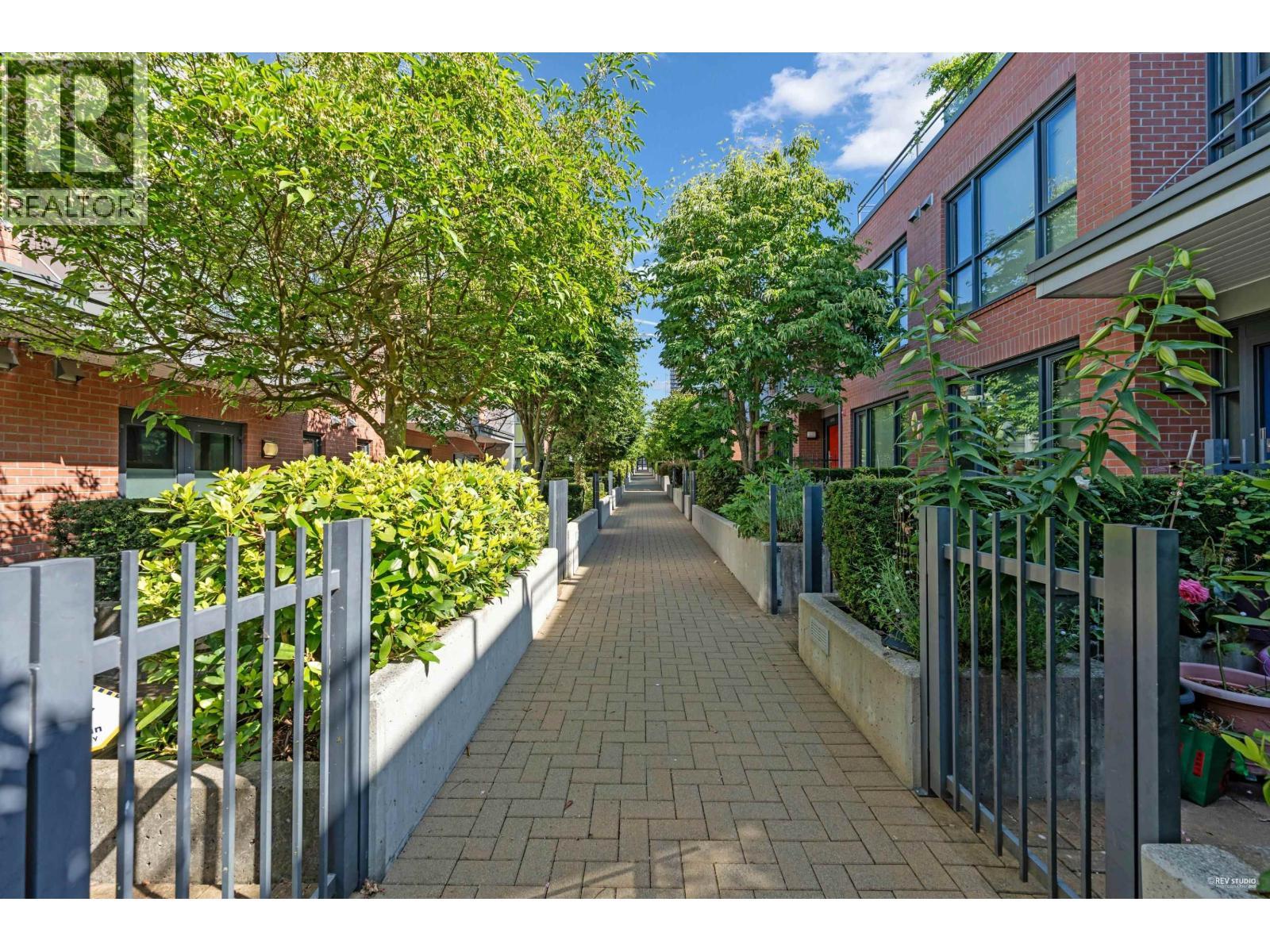 6426 Ash Street, Vancouver, BC - Outdoor