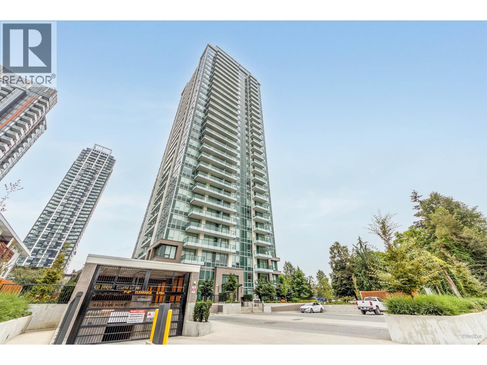 701 6463 Silver Avenue, Burnaby, BC - Outdoor With Facade