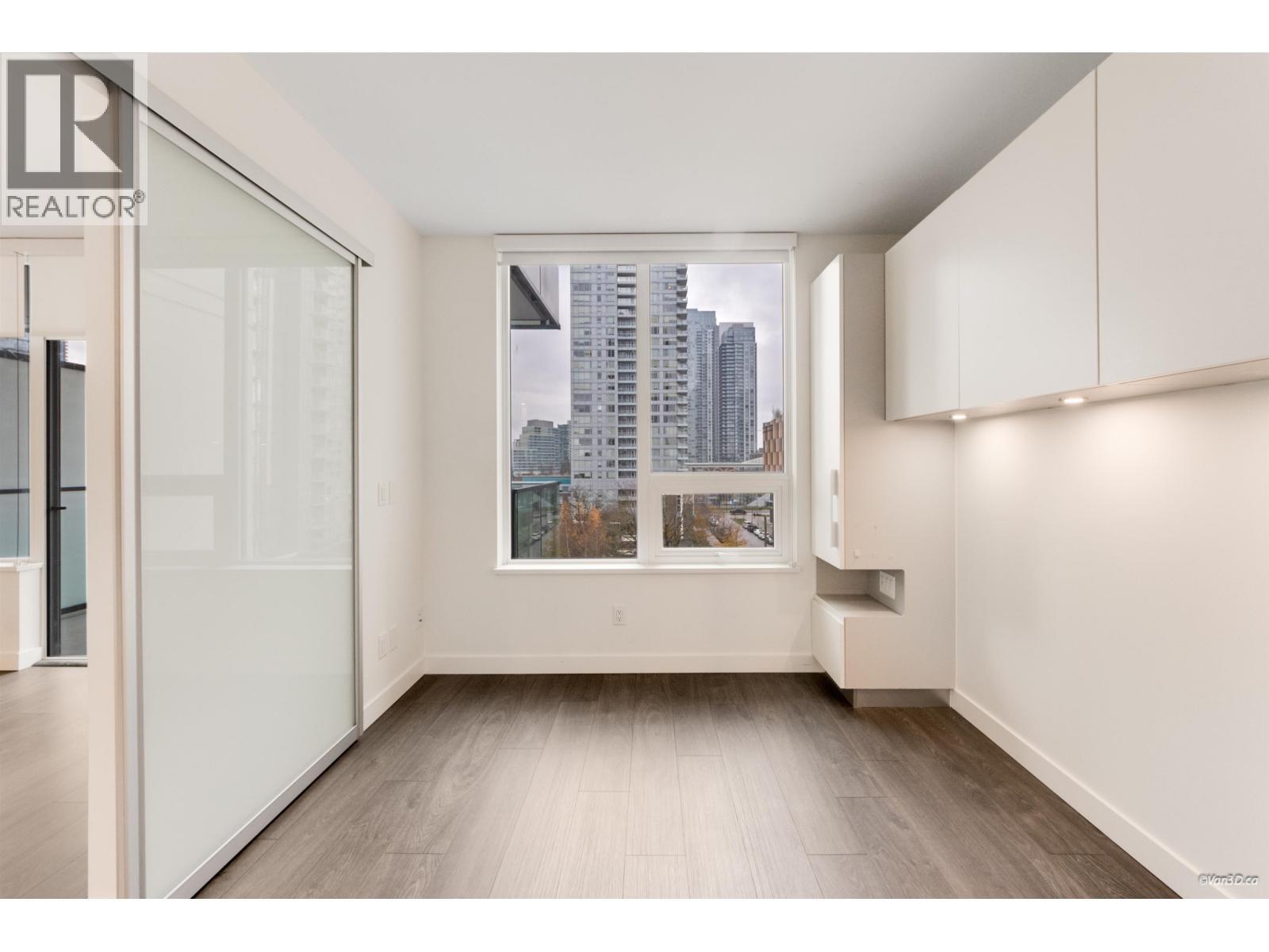 701 6463 Silver Avenue, Burnaby, BC - Indoor Photo Showing Other Room