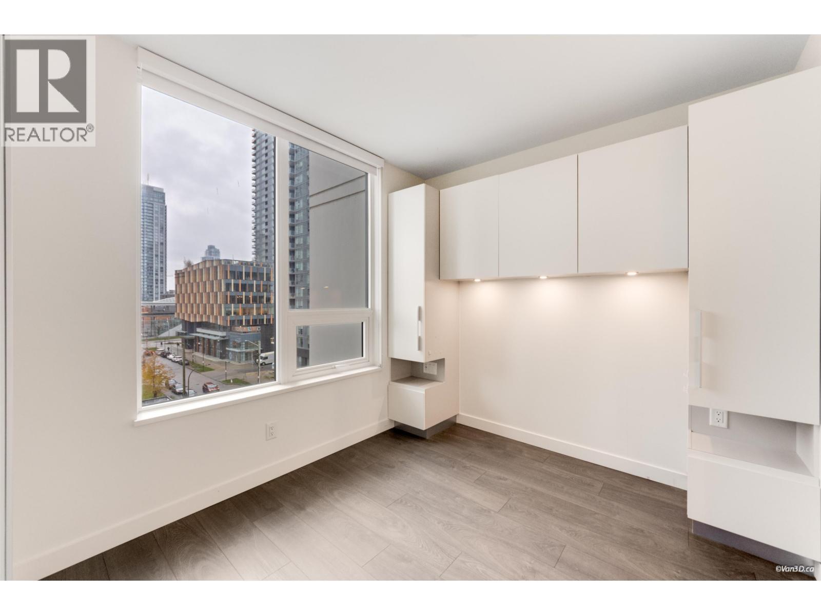 701 6463 Silver Avenue, Burnaby, BC - Indoor Photo Showing Other Room