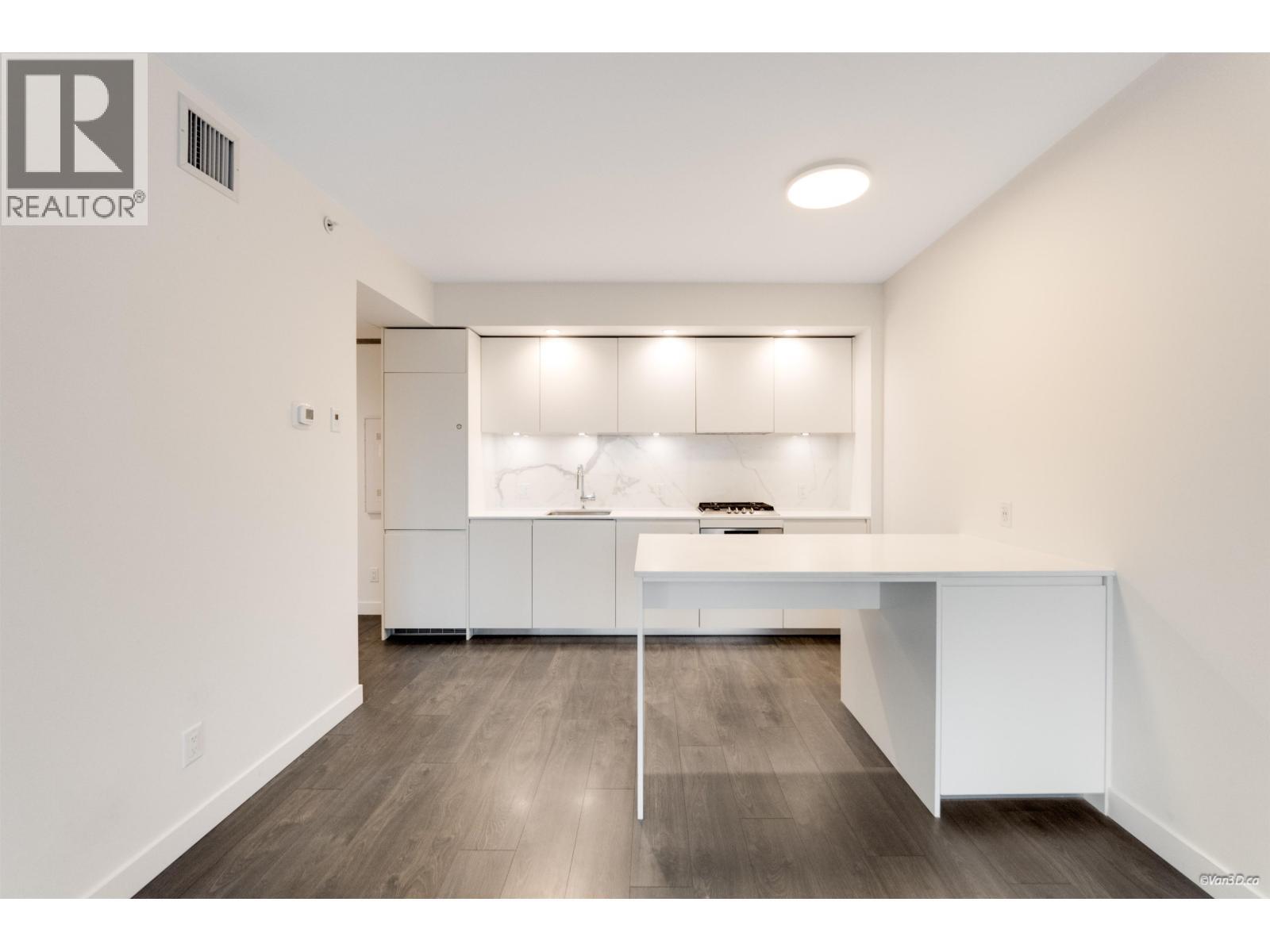 701 6463 Silver Avenue, Burnaby, BC - Indoor