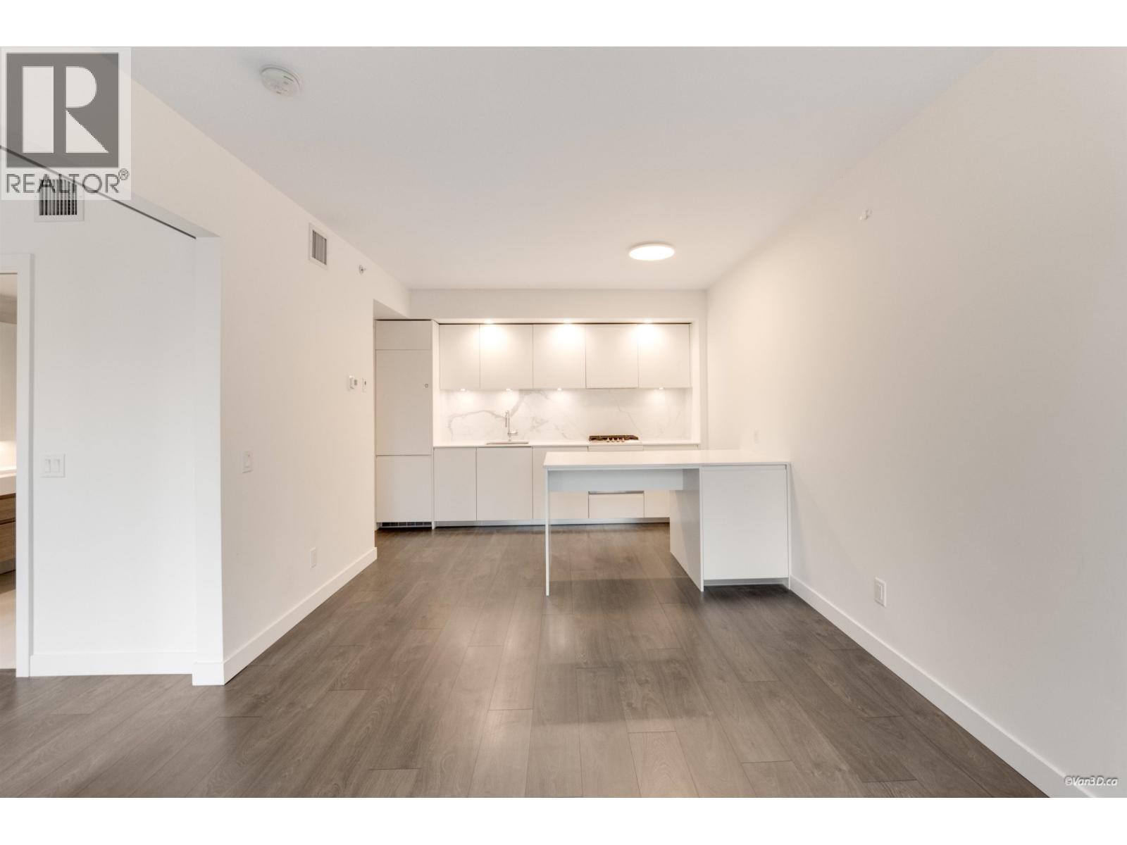 701 6463 Silver Avenue, Burnaby, BC - Indoor Photo Showing Other Room