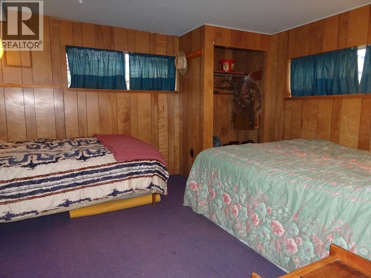 6229 Denbigh Avenue, Burnaby, BC - Indoor Photo Showing Bedroom