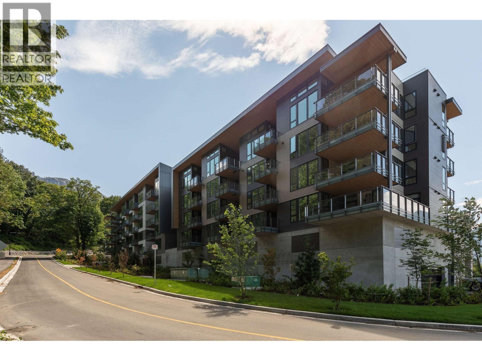 312 1506 Scott Crescent, Squamish, BC - Outdoor With Facade