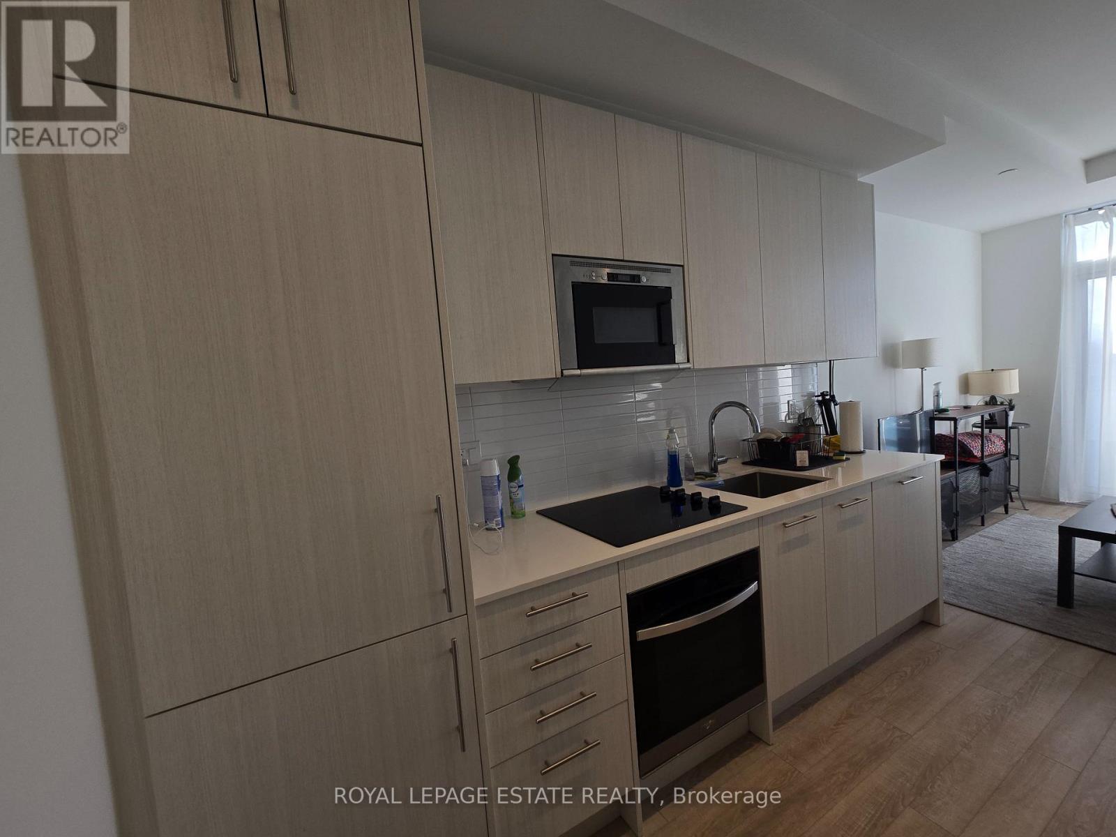 620 - 286 Main Street, Toronto, ON - Indoor Photo Showing Kitchen
