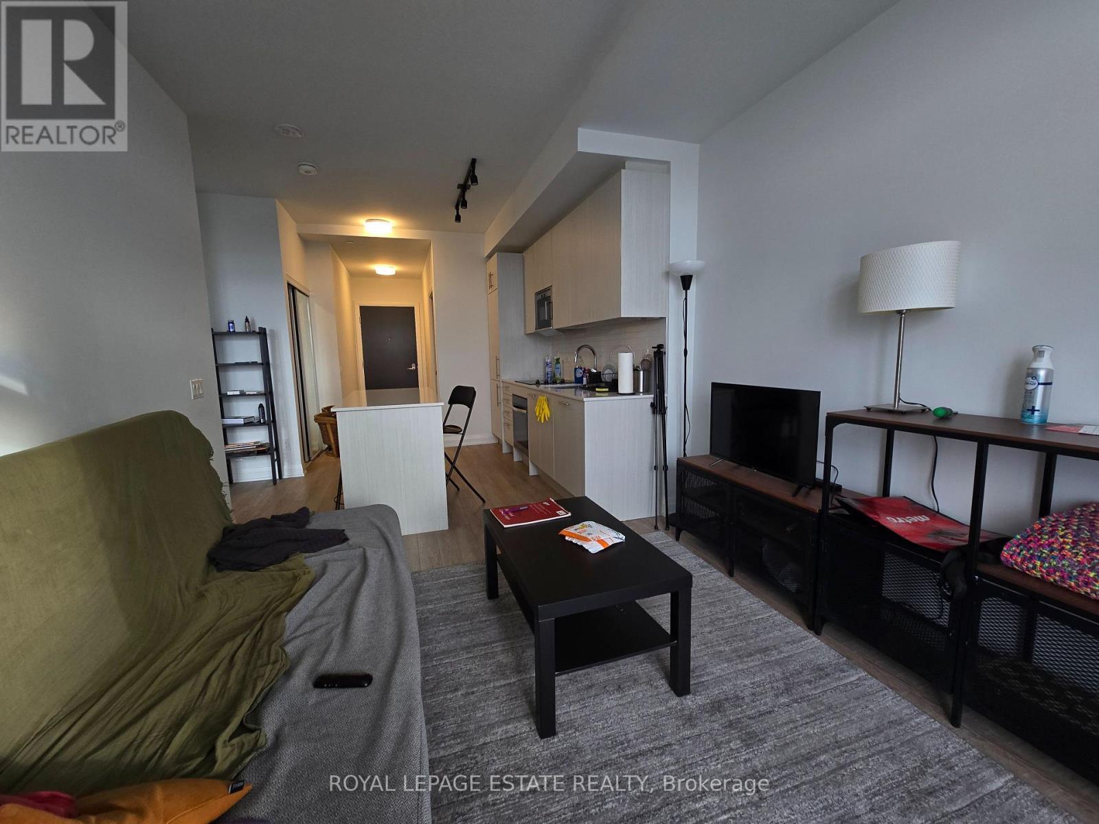 620 - 286 Main Street, Toronto, ON - Indoor Photo Showing Living Room