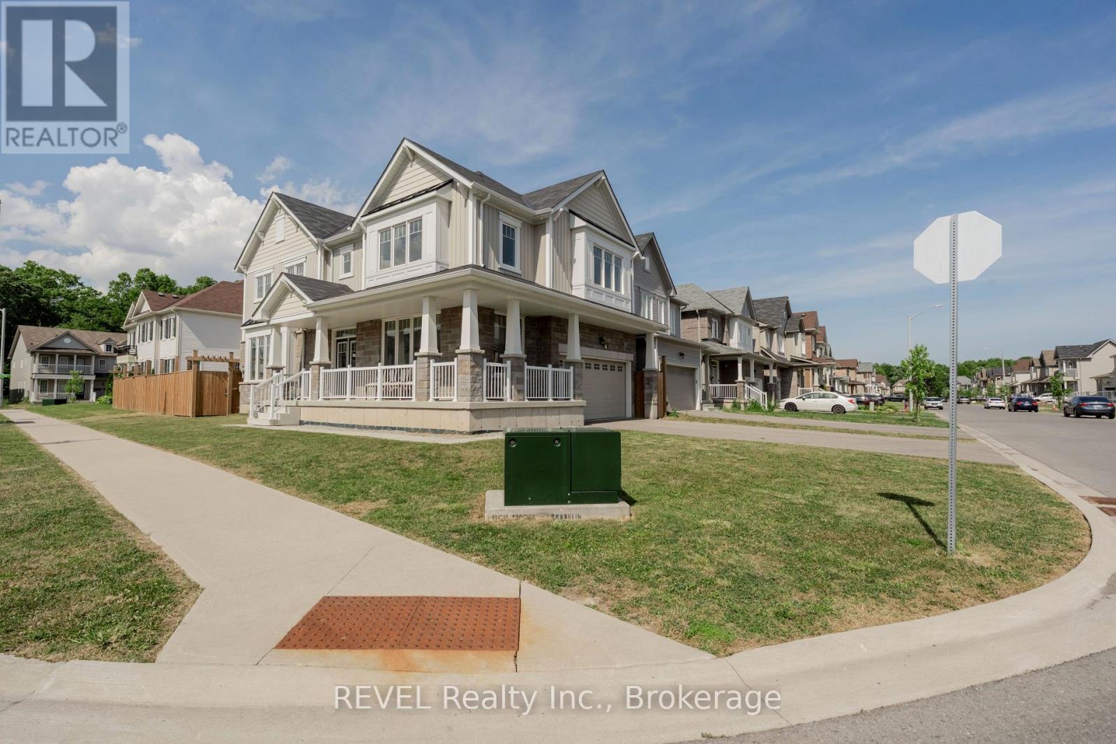 8797 Pawpaw Lane, Niagara Falls (Brown), ON - Outdoor With Deck Patio Veranda With Facade