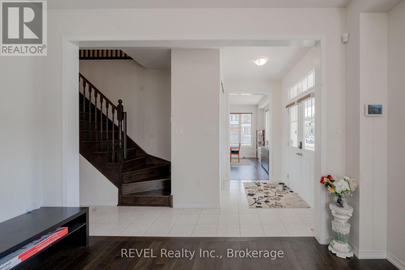 8797 Pawpaw Lane, Niagara Falls (Brown), ON - Indoor Photo Showing Other Room