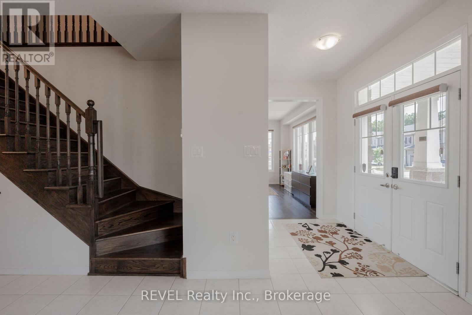 8797 Pawpaw Lane, Niagara Falls (Brown), ON - Indoor Photo Showing Other Room