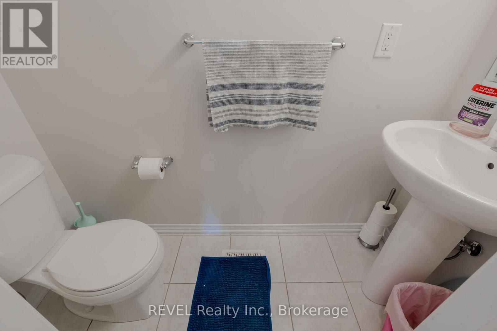 8797 Pawpaw Lane, Niagara Falls (Brown), ON - Indoor Photo Showing Bathroom