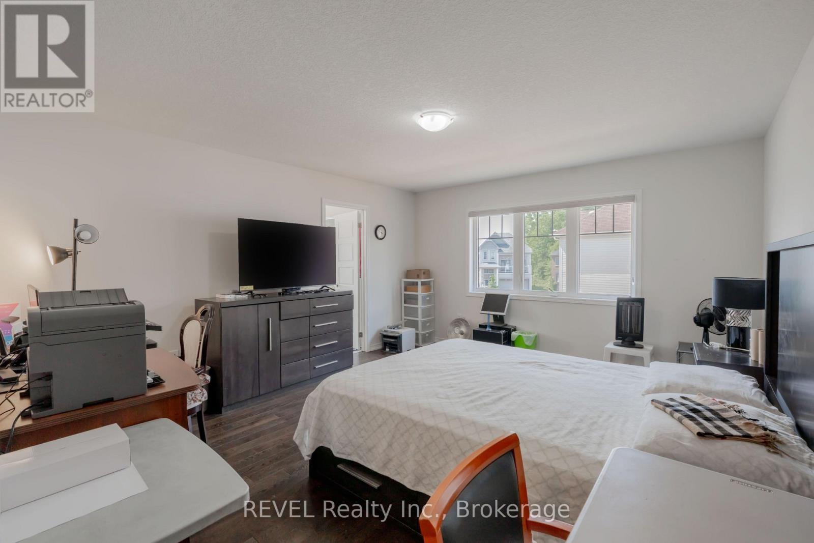 8797 Pawpaw Lane, Niagara Falls (Brown), ON - Indoor Photo Showing Bedroom