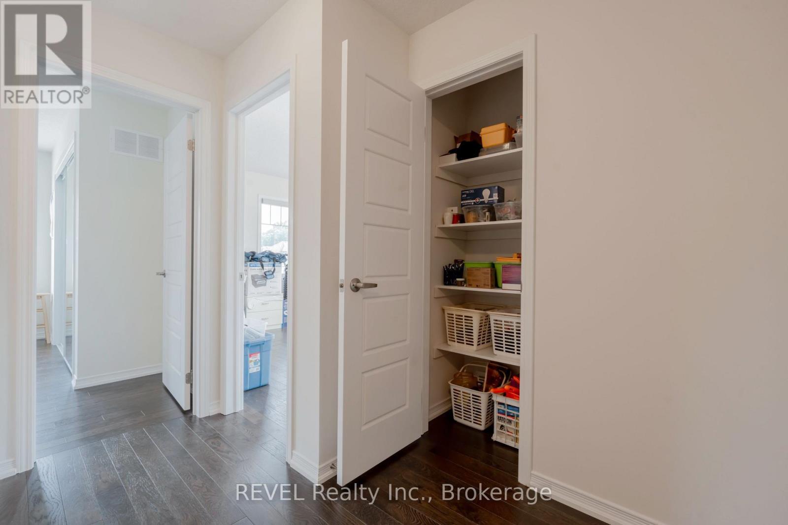 8797 Pawpaw Lane, Niagara Falls (Brown), ON - Indoor Photo Showing Other Room