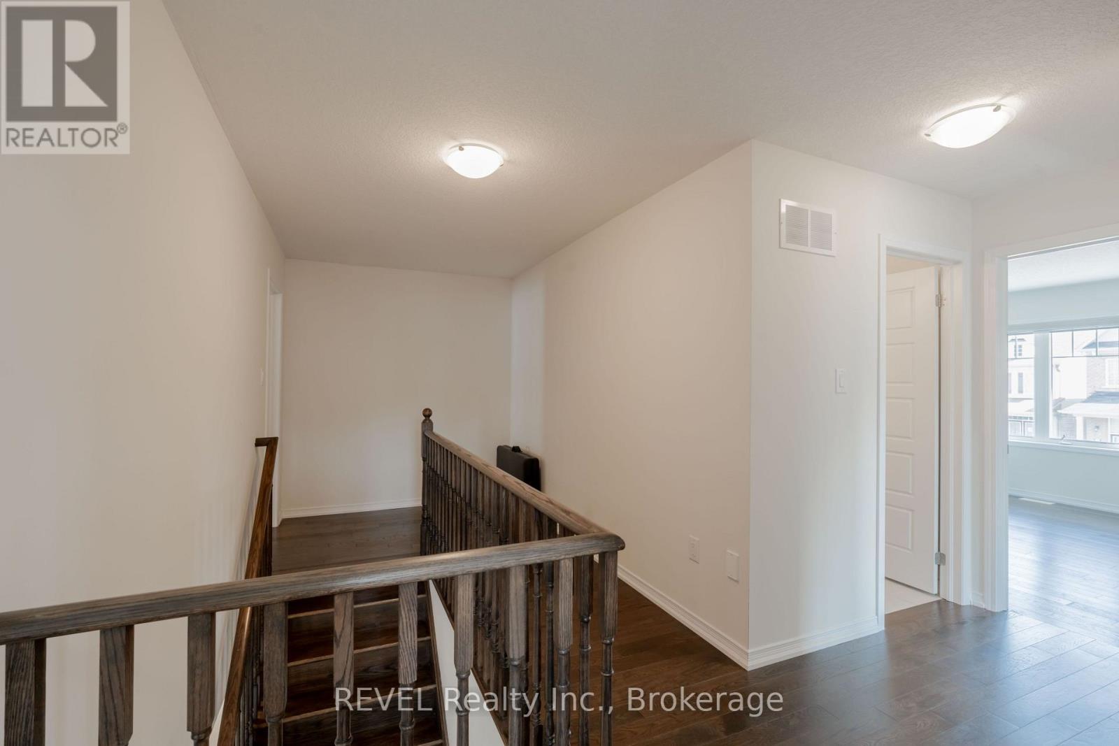 8797 Pawpaw Lane, Niagara Falls (Brown), ON - Indoor Photo Showing Other Room