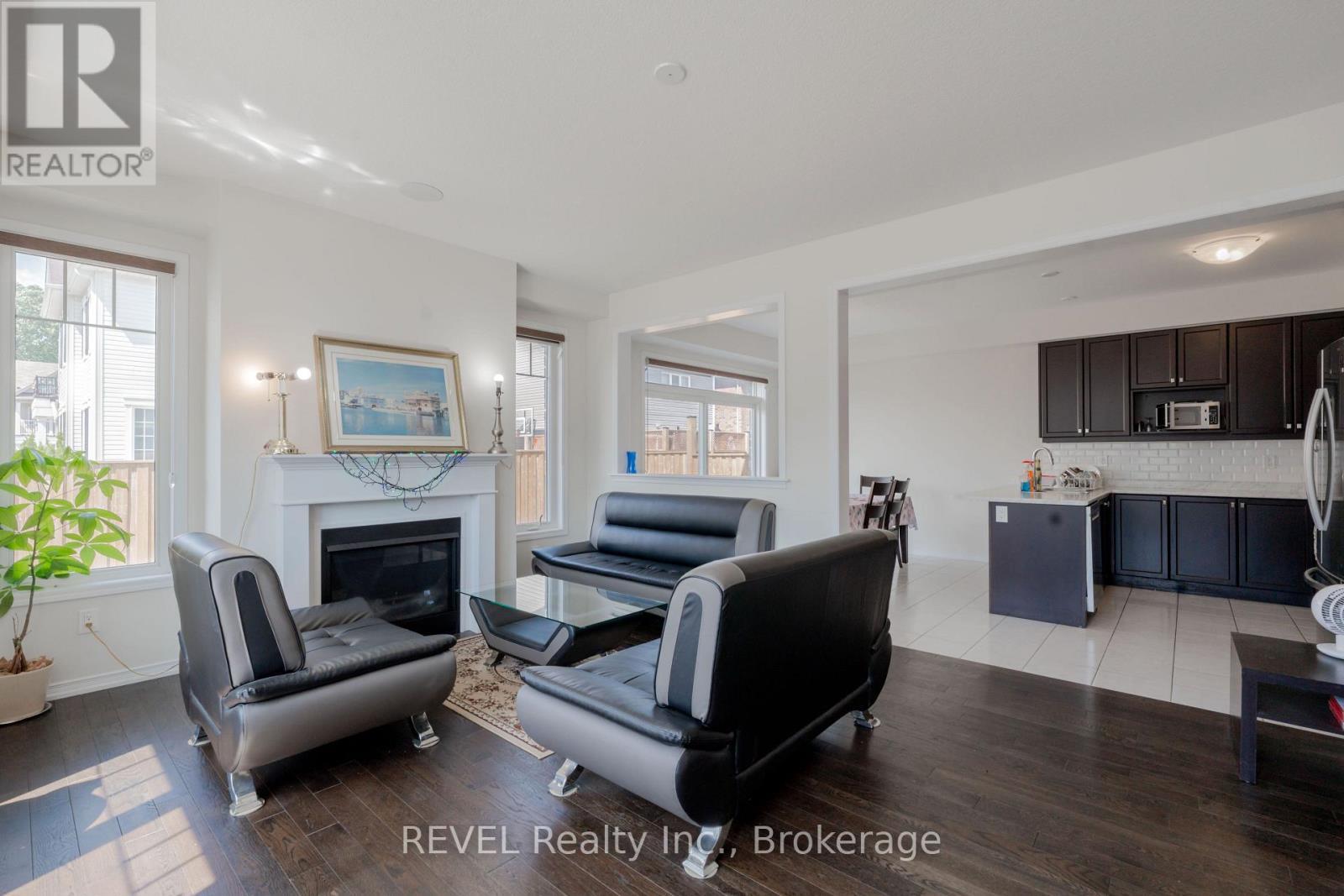 8797 Pawpaw Lane, Niagara Falls (Brown), ON - Indoor With Fireplace