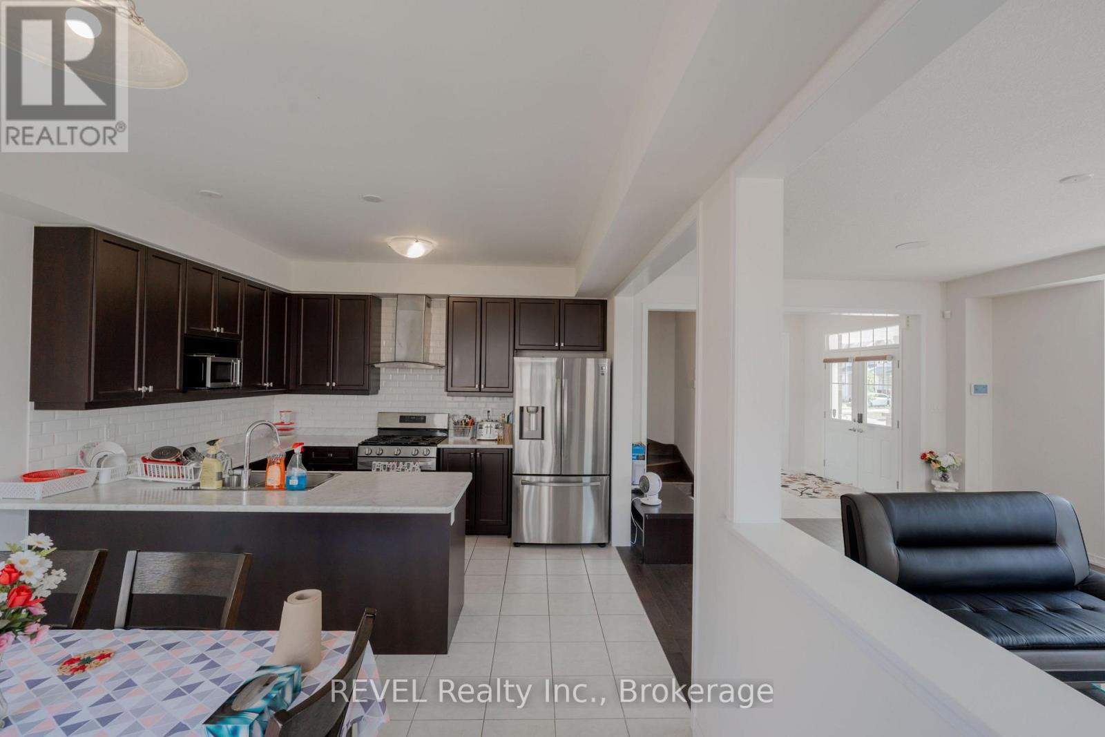 8797 Pawpaw Lane, Niagara Falls (Brown), ON - Indoor Photo Showing Kitchen