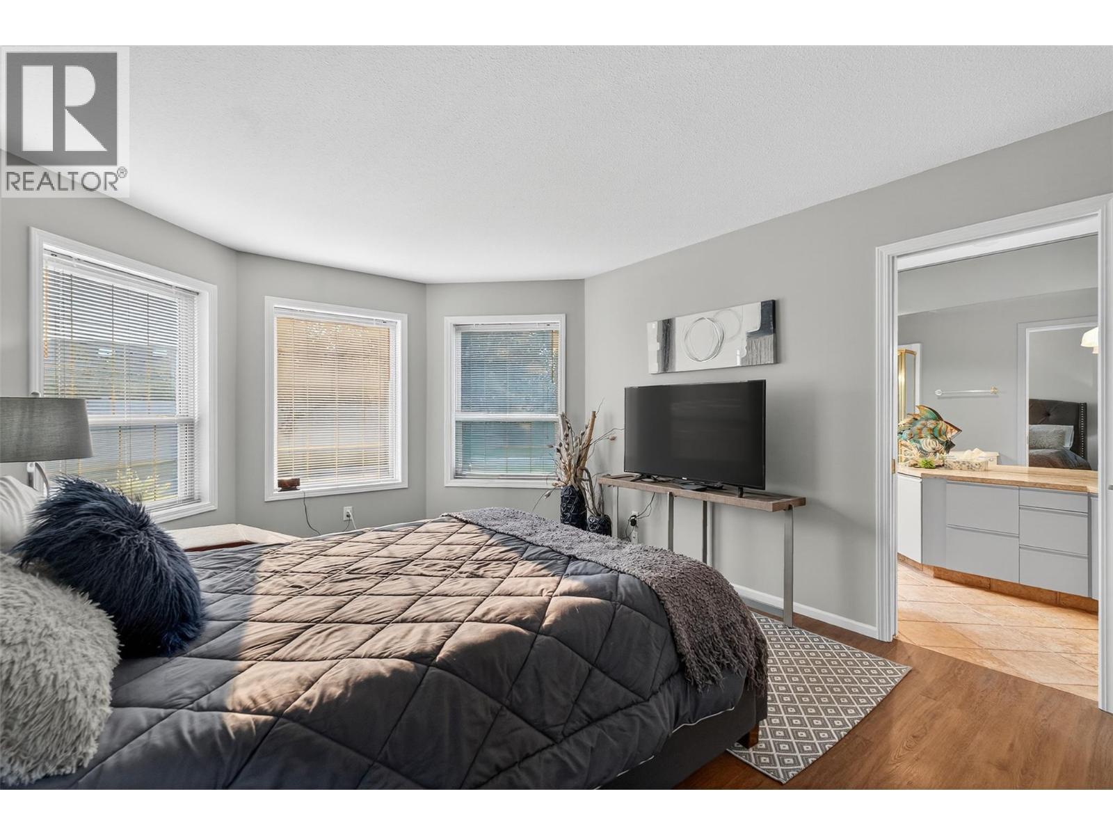 2330 Butt Road Unit# 407, West Kelowna, BC - Indoor Photo Showing Bedroom
