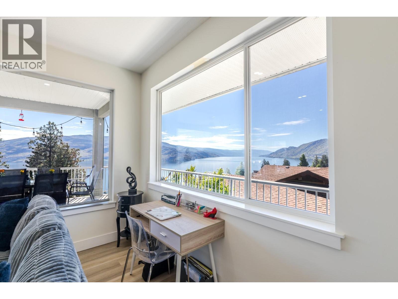 6471 Vernon Avenue, Peachland, BC - Indoor
