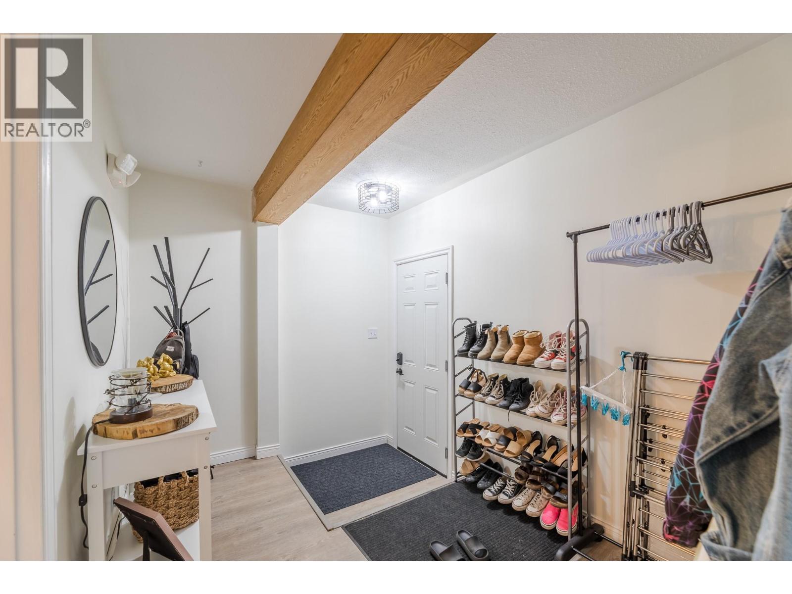 6471 Vernon Avenue, Peachland, BC - Indoor Photo Showing Other Room